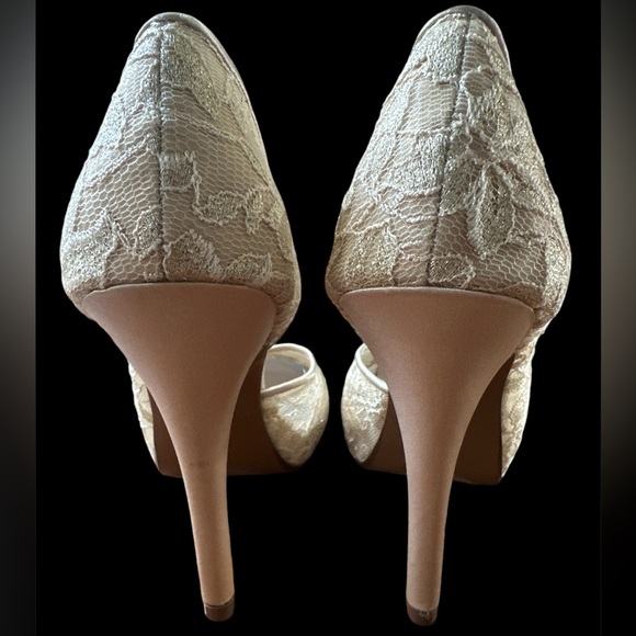 Lulu Townsend Champagne Lace Heels NIB! - Picture 3 of 5